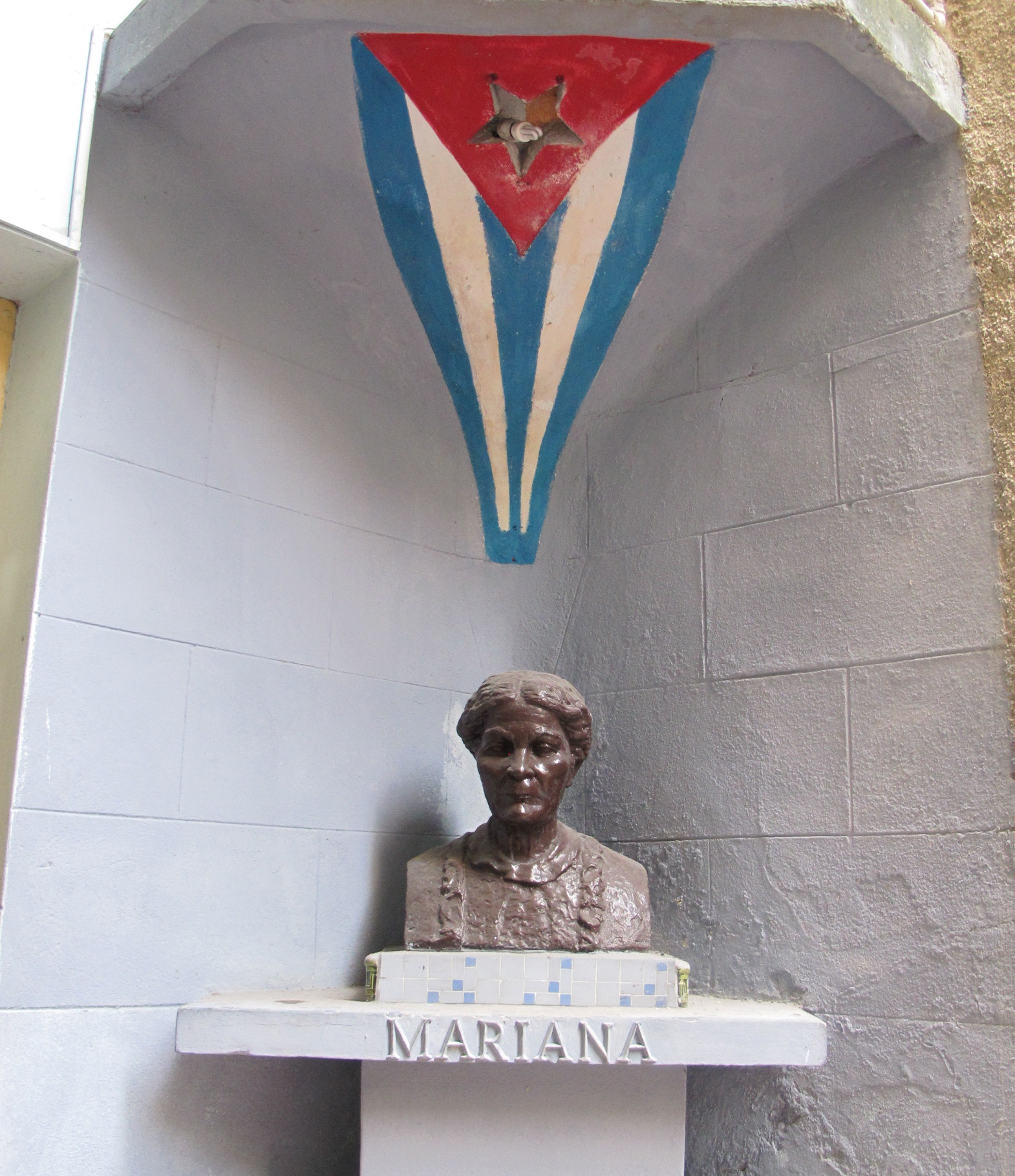 mariana-grajales-bust-in-g-a-maceo-lodge